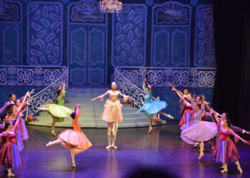    Vở vũ kịch “Cô bé Lọ Lem” nổi tiếng sẽ được biểu diễn tại Nhà hát Thành phố