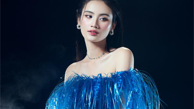 Hoa hậu Ý Nhi đón tuổi 23 ngọt ngào và rạng rỡ