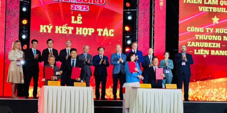 Gần 600 doanh nghiệp tham dự Triển lãm Quốc tế VIETBUILD Hồ Chí Minh 2025