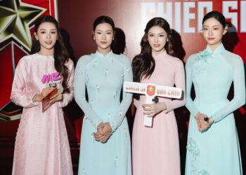 Đoàn Thiên Ân, Lương Thùy Linh tham quan triển lãm vinh quang Công an Nhân dân Việt Nam