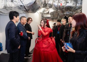 Từ cô bé dân ca đến hình ảnh cá tính: Chuyên gia Khoa Nguyễn nói gì về sự thay đổi của Phương Mỹ Chi?