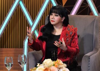 Danh ca Ngọc Ánh giải thích lý do phải chạy sô xa con gái: “Mẹ tồn tại thì con mới tồn tại”