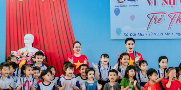 Hoa hậu Hoàng Thanh Nga tích cực tham gia hoạt động cộng đồng, lan tỏa yêu thương