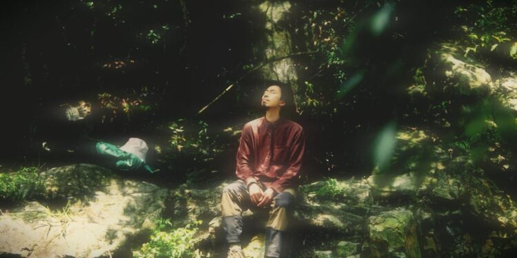 Đen tự nhận “không biết viết nhạc chữa lành”, động viên mọi người tìm bình yên từ những điều giản dị 