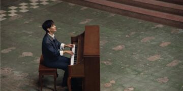 Hoàng Dũng phát hành MV Giữ Anh Cho Ngày Hôm Qua – ca khúc “dễ nghe nhất” album Xoay Tròn 