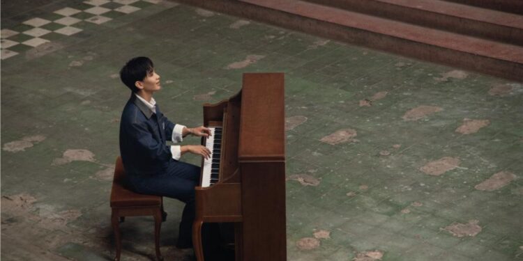 Hoàng Dũng phát hành MV Giữ Anh Cho Ngày Hôm Qua – ca khúc “dễ nghe nhất” album Xoay Tròn