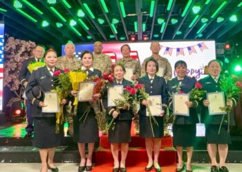 Hoa hậu Kim Hồng chia sẻ cảm xúc khi diễu hành trong ngày Quốc khánh nước Mỹ