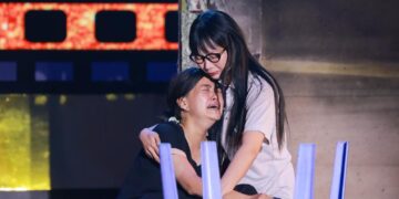 Phụng Hoàng “thắp lửa” sân khấu bằng diễn xuất cực nhập tâm, nội lực