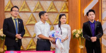 Cách nhau 12 tuổi, cặp đôi Hồng Phương – Văn Tỉnh chọn viết thư tay để hóa giải mâu thuẫn