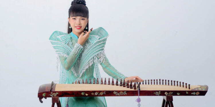 Thủ khoa Nhạc viện tuổi 15 với điểm 10 đàn tranh, tỳ bà