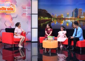 Điều Con Muốn Nói: Ốc Thanh Vân rơi nước mắt trước cô bé khiếm thị 8 tuổi bị ba mẹ bỏ rơi từ khi mới sinh ra