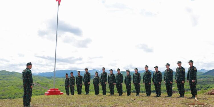Dàn cast Sao Nhập Ngũ 2025 xúc động nghe “Thế nào là yêu nước?” 