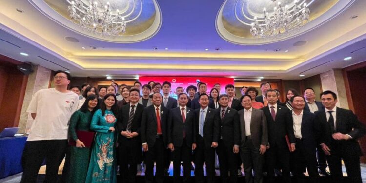 Phim “Sài Gòn Oppa” của đạo diễn Park Gyu-Tae ký biên bản hợp tác sản xuất tại “Tọa Đàm Việt Nam – Hàn Quốc về hợp tác phát triển công nghiệp văn hóa”