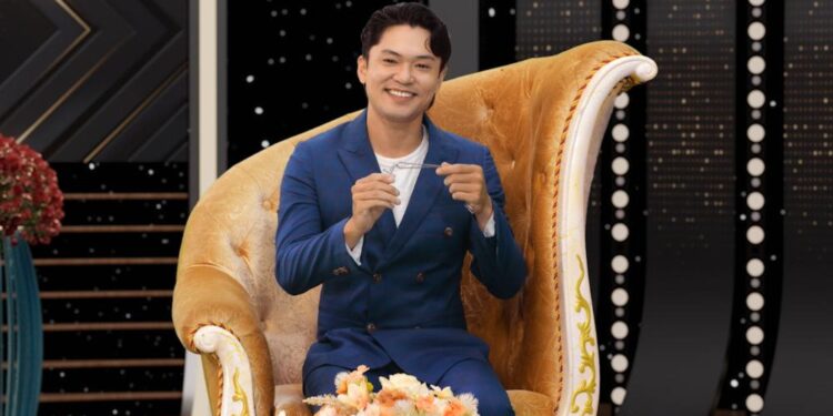 Sợi dây chuyền khắc tên “Bảo Kun” trở thành điểm tựa tinh thần suốt chặng đường nghệ thuật