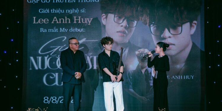 Gương mặt mới Lee Anh Huy gây chú ý với MV “Giọt nước mắt cuối ”