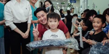 Gia đình ông Johnathan Hạnh Nguyễn chung tay cùng Tổ chức Smile Train và Bệnh viện ĐKQT Bắc Hà chữa lành nụ cười trẻ thơ