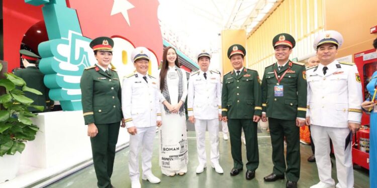 Hoa hậu Bảo Ngọc góp mặt tại triển lãm thành tựu đất nước và chuẩn bị cho ngày diễu binh lịch sử