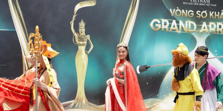 Thí sinh lái mô tô, cưỡi voi, hoá thân và biến hình độc đáo tại Sơ khảo Miss Grand Vietnam 2025