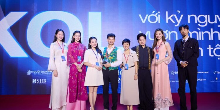 Hoa hậu Bảo Ngọc đặt câu hỏi “Thật hay ảo?”, Tiểu Vy và Thanh Thủy gửi gắm niềm tin tại KOL Summit 2025