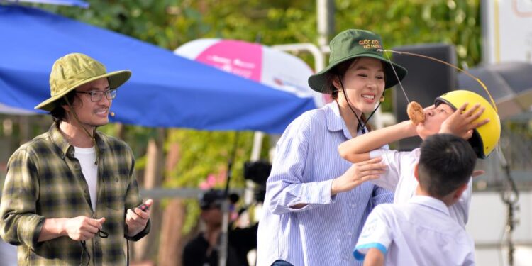 Hoa hậu Kiều Duy và bác sĩ Cao Hữu Thịnh giúp hoàn cảnh Cuộc đời nở hoa trả nợ và trang trải cuộc sống