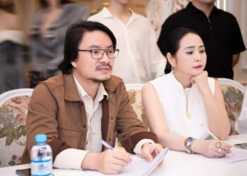 Có gì ở show thời trang có Hoa Hậu Tiểu Vy, Hoàng Phương, Quế Anh? 