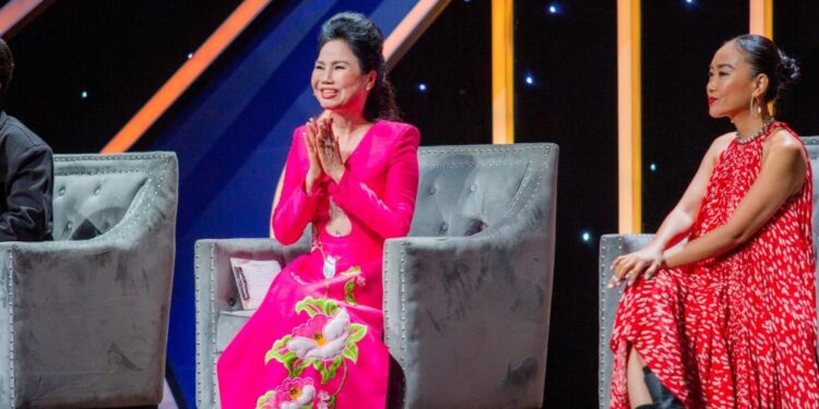 Ca sĩ Thùy Trang: “Nhiều khán giả hỏi tôi vì sao để hoài một kiểu tóc mà không thay đổi”