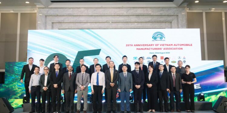 Hiệp hội các nhà sản xuất Ô Tô Việt Nam tổ chức lễ kỷ niệm 25 năm thành lập