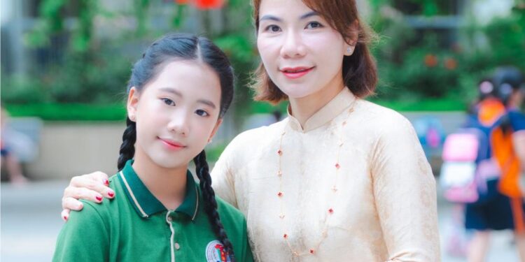 Khúc Minh Tuệ – Cô học trò tài năng và tràn đầy nhiệt huyết