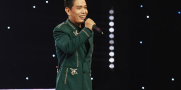 Hùng Tiến bứt phá ngoạn mục, chinh phục “Anh Ba” Ngọc Sơn trên sân khấu “Người hát tình ca”