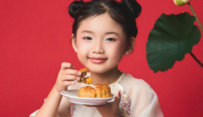 ‘Tiểu công chúa’ Như Ý rạng rỡ trong bộ ảnh trung thu, hé lộ hành trình mới sau Ngôi Sao Hoàn Vũ Nhí 2025