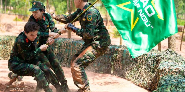 Tập 8 Sao Nhập Ngũ 2025: Trận “cướp bóng” nghẹt thở, Chi Pu “hóa hổ” giữa vòng vây