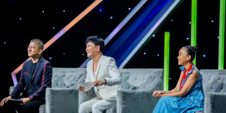 Ca sĩ Quách Thành Danh và nhạc sĩ Hoài An vỗ tay khí thế vì một nữ thí sinh, cho điểm tuyệt đối không do dự