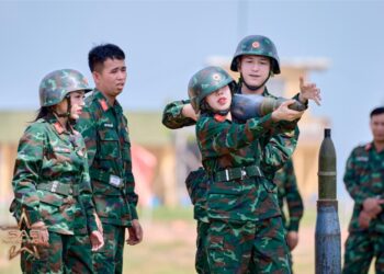 Trang Pháp toả sáng trong Sao Nhập Ngũ, từ vô địch boxing tới chiến thắng thử thách bê đạn 31kg