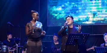 Host Thảo Trần đem đến những bản mashup Tình lần đầu tiên có mặt