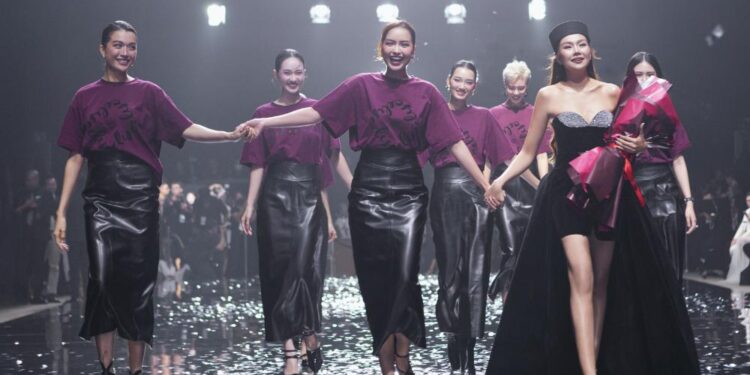 Siêu mẫu Thanh Hằng “đốt cháy” sân khấu Elise Fashion Show 2025 