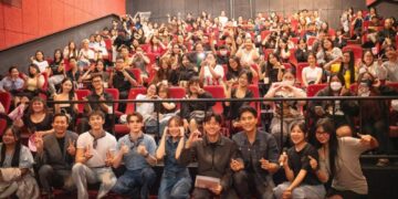 Không phải diễn viên, đạo diễn Vũ Thành Vinh mới là người được “truy tìm” nhiều nhất cinetour Chị Ngã Em Nâng