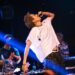 OSAD diễn live 10 bài trong buổi ra mắt album đầu tay, kết hợp cùng onionn. và em xinh Mỹ Mỹ