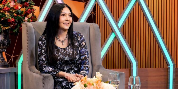 Từng là ngôi sao ảnh lịch, danh ca Họa Mi sang Pháp làm bánh mì nuôi con