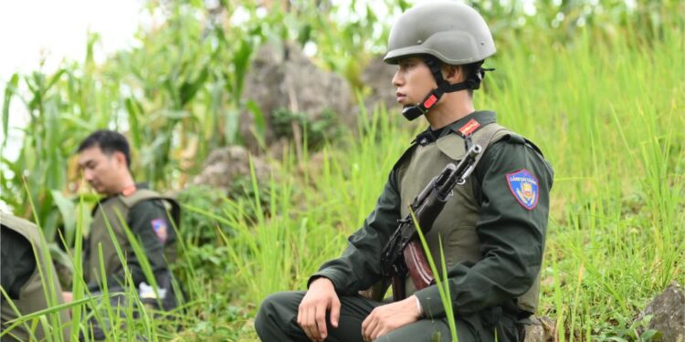 MONO vượt rừng, thâm nhập địa bàn nguy hiểm trong “Chiến sĩ quả cảm”