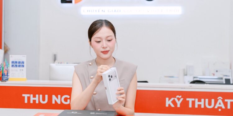 iPhone 17 Pro Max hút dàn Hoa hậu Việt: Sắm máy mới, đổi phong cách cùng Di Động Việt