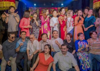 NSND Trịnh Kim Chi dùng 400 triệu tiền cúng Tổ để cứu trợ đồng bào bão Hualoi