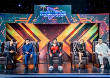 Producer Tuấn Mario ấn tượng trước chất giọng đặc biệt của Red, giám khảo Mỹ Lệ khuyên nam ca sĩ nên theo dòng nhạc phiêu