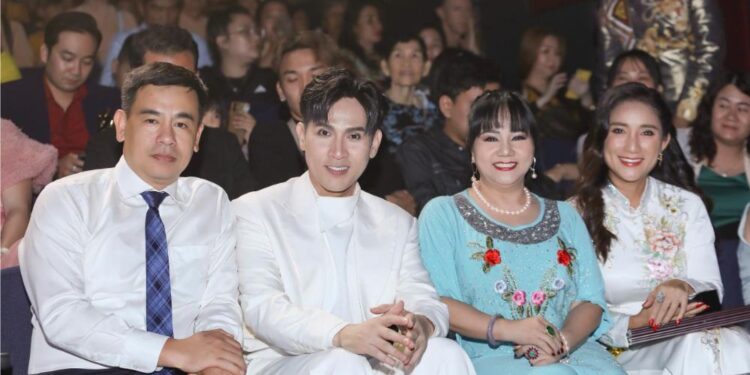 Nguyên Vũ góp doanh thu bài hít trao từ thiện “Vì Nụ Cười Trẻ Em”