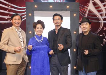 Giám khảo Phương Dung xúc động rơi nước mắt trước phần thi của Hoà Thuận