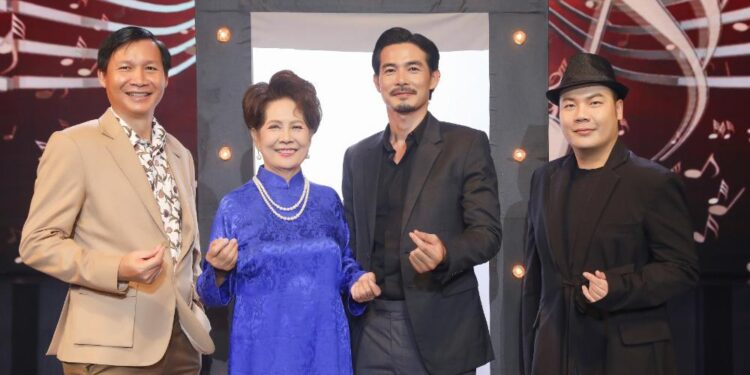 Giám khảo Phương Dung xúc động rơi nước mắt trước phần thi của Hoà Thuận