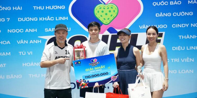 Minh Hằng “đọ sức” với tay vợt Top 20 Thế giới Lý Hoàng Nam