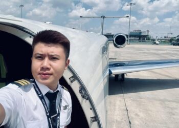 Khám phá nghề lái máy bay cho người “siêu VIP” qua lời kể của chàng phi công điển trai Khanh Michael