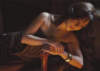 Một vài nét chấm phá trong Album Phao cứu sinh của Hương Tràm