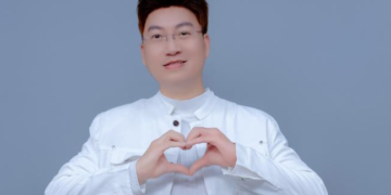 Ca sĩ Sỹ Luân bị khán giả hỏi tiền cát – xê, bày tỏ quan điểm gây chú ý