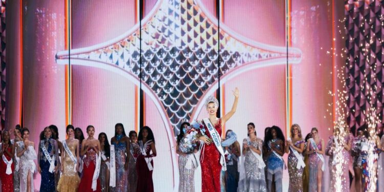 Đại diện USA Yolina Lindquist đăng quang Miss Cosmo 2025, Đại diện Philippines – Chelsea Fernandez dành ngôi vị Runner-Up Miss Cosmo 2025